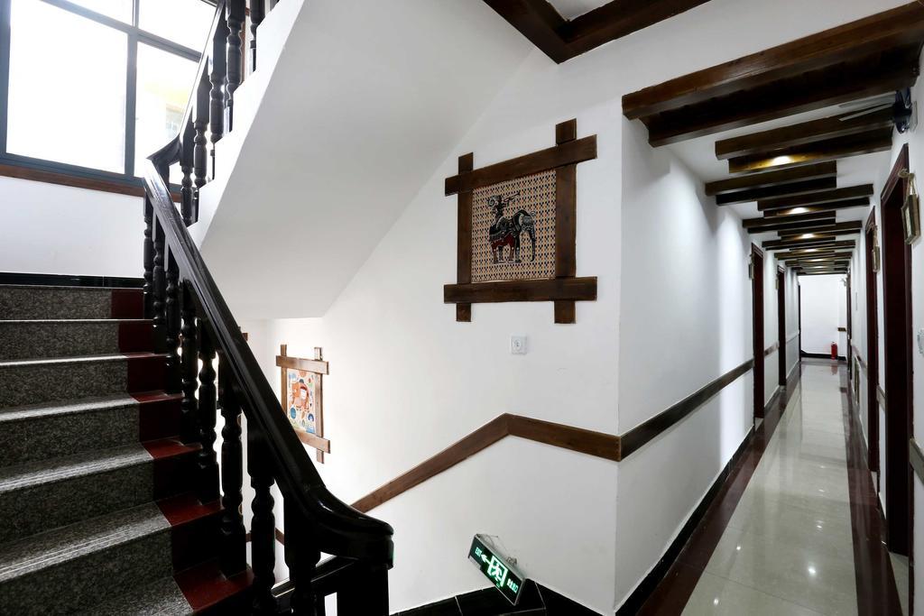 Bugu Hostel Wulingyuan Buitenkant foto